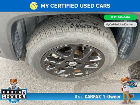 Used 2023 Jeep Renegade Latitude AWD/4WD image 36