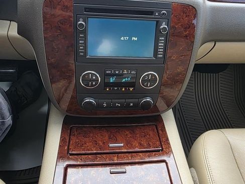 Used 2011 Chevrolet Avalanche LTZ AWD/4WD image 13