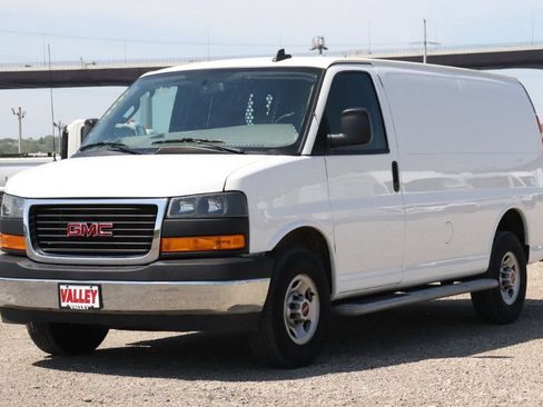 Used 2024 GMC Savana 2500 w/ Driver Convenience Package RWD image 4