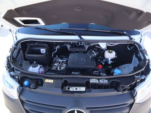 Used 2025 Mercedes-Benz Sprinter 2500 image 30