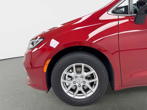 New 2026 Chrysler Pacifica Select FWD image 19