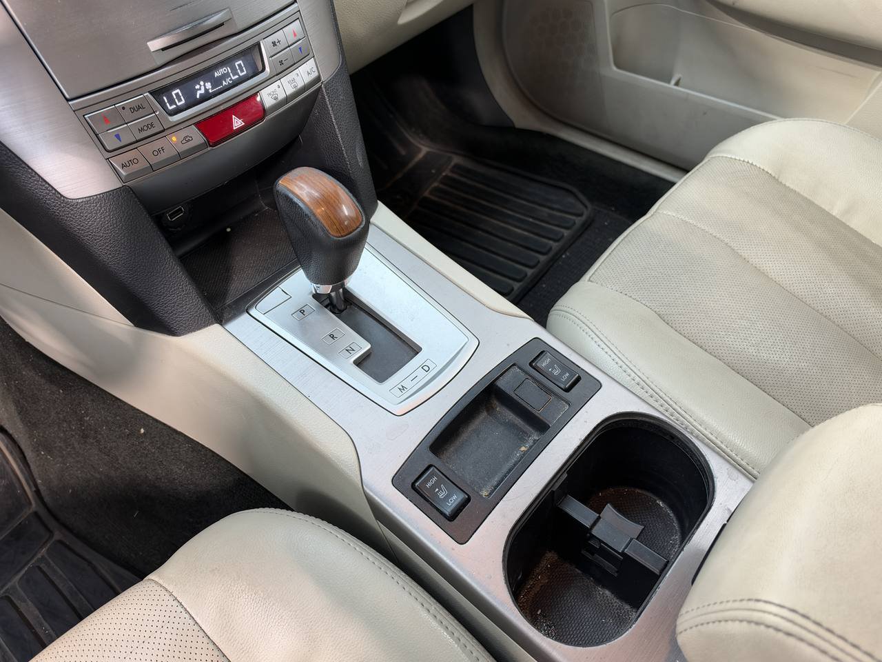 Used 2013 Subaru Outback 2.5i Limited w/ Moonroof Pkg AWD/4WD image 23