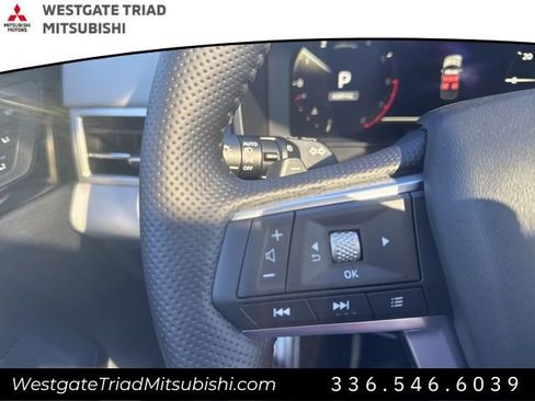 New 2026 Mitsubishi Outlander SEL image 18