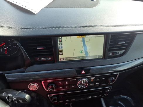 Used 2018 Kia Cadenza Limited image 9