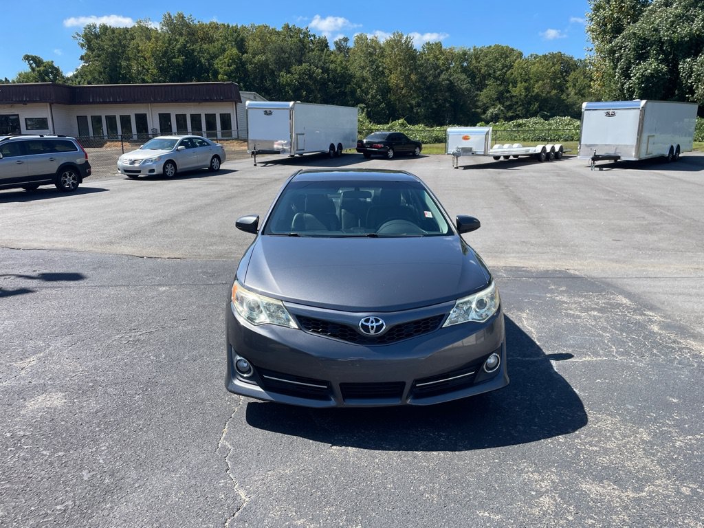 Used 2013 Toyota Camry SE FWD image 9