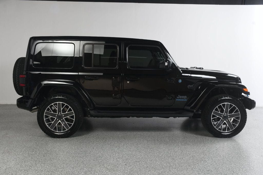 Used 2024 Jeep Wrangler High Altitude AWD/4WD image 16