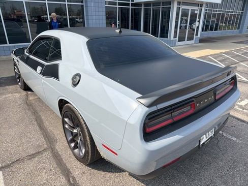 Used 2022 Dodge Challenger R/T w/ T/A Package image 5
