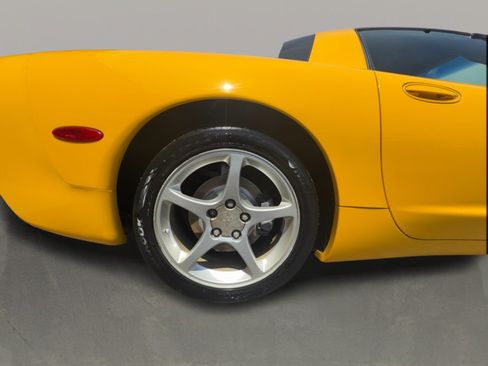 Used 2000 Chevrolet Corvette Coupe w/ Memory Pkg RWD image 19