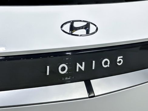 Used 2023 Hyundai Ioniq 5 SE w/ Cargo Package image 20