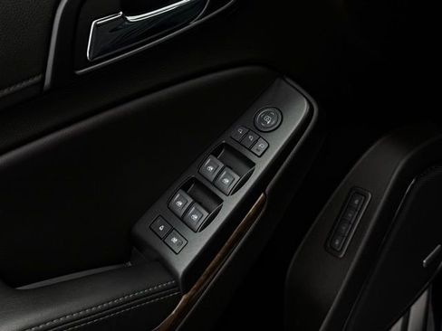 Used 2020 Chevrolet Tahoe LT image 13