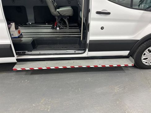 Used 2019 Ford Transit 350 XL image 9