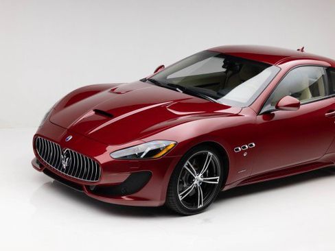 Used 2015 Maserati GranTurismo Sport image 25