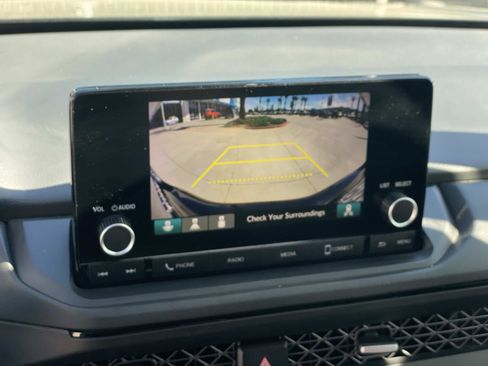 Certified 2024 Honda Accord EX image 9