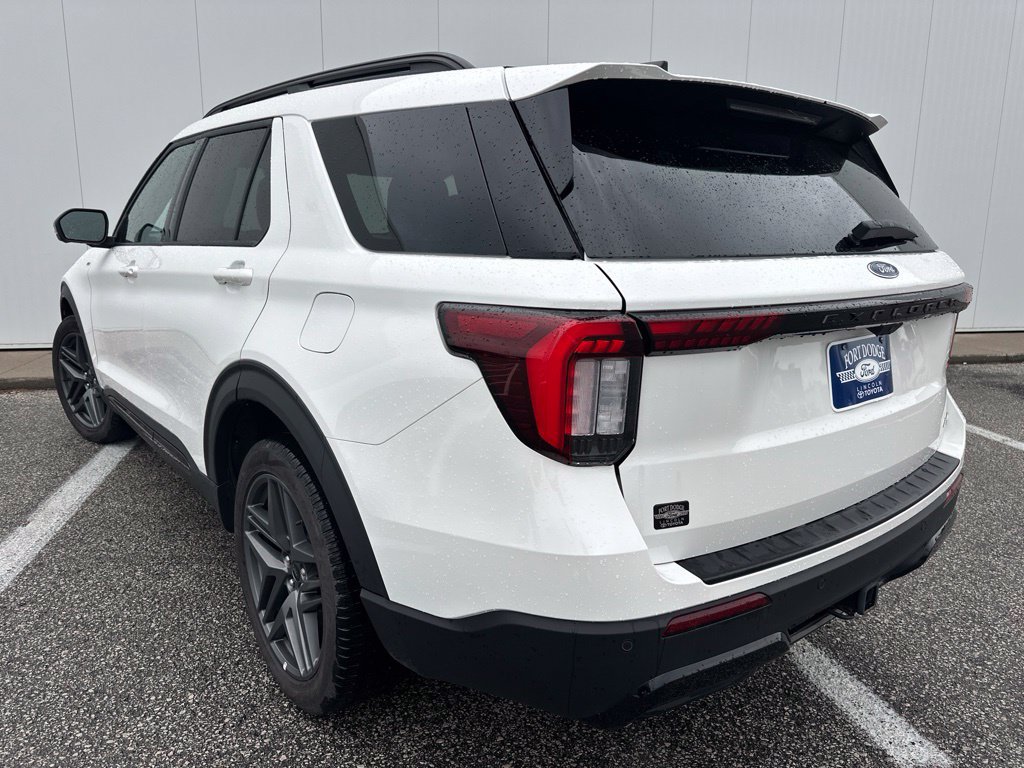 Certified 2025 Ford Explorer ST-Line w/ ST-Line Street Pack AWD/4WD image 5