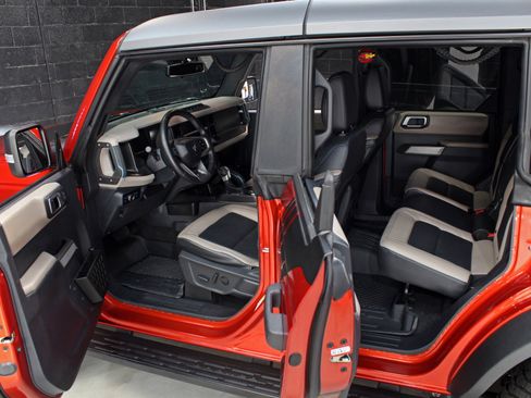 Used 2023 Ford Bronco Wildtrak AWD/4WD image 38