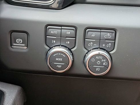 Used 2024 GMC Sierra 1500 AT4X AWD/4WD image 31