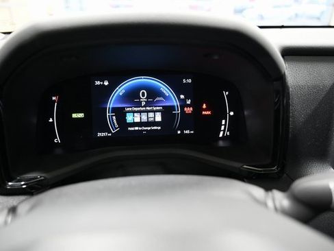 Used 2025 Toyota Camry LE image 29