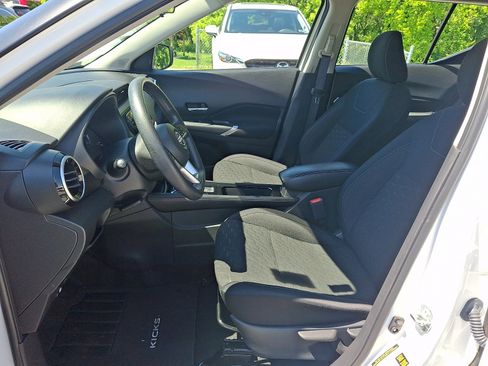 Used 2023 Nissan Kicks SV FWD image 13