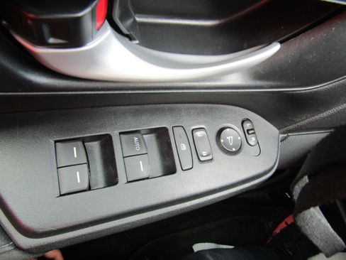 Used 2018 Honda CR-V LX image 18