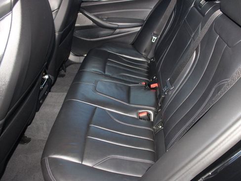 Certified 2023 BMW M5 image 30