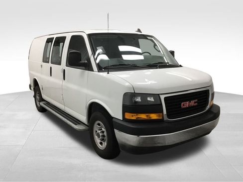 Used 2023 GMC Savana 2500 w/ Driver Convenience Package image 3