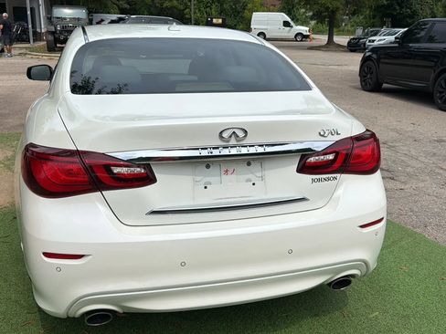 Used 2016 INFINITI Q70 L 3.7 w/ Deluxe Touring Package RWD image 5