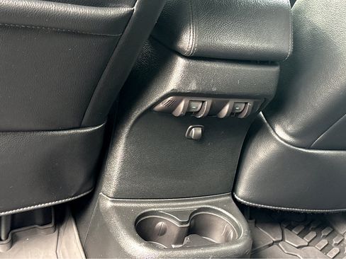 Used 2018 Jeep Wrangler Unlimited Rubicon image 22