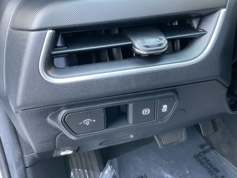 Used 2025 Kia K4 FWD image 28
