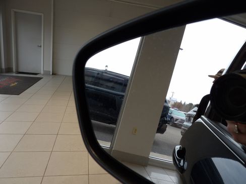 Used 2022 Ford Escape SE w/ SE Sport Appearance Package AWD/4WD image 9