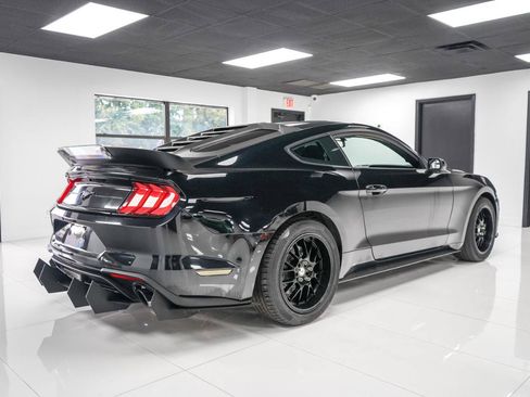 Used 2020 Ford Mustang Coupe RWD image 5