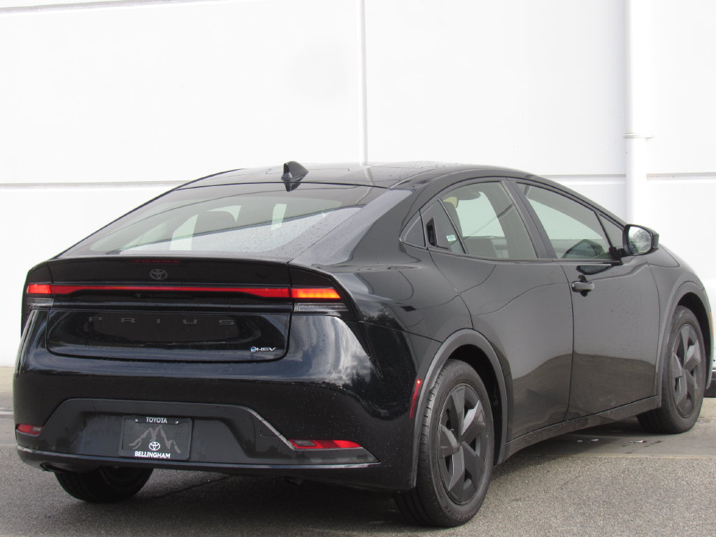 Certified 2025 Toyota Prius LE FWD image 6