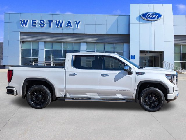 Used 2023 GMC Sierra 1500 Denali w/ Technology Package AWD/4WD image 2