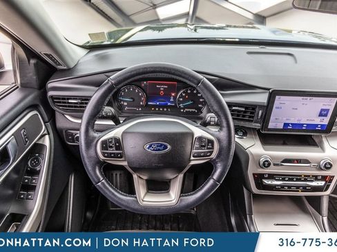 Used 2021 Ford Explorer XLT AWD/4WD image 6
