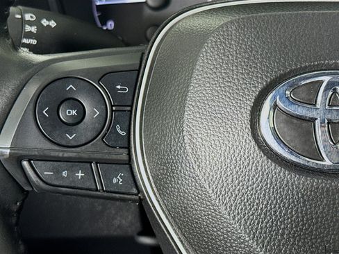 Used 2024 Toyota Corolla Cross LE FWD image 13