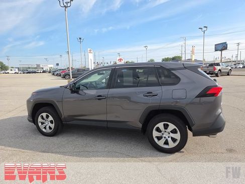 Used 2022 Toyota RAV4 LE w/ Carpet Mat Package (TMS) AWD/4WD image 23