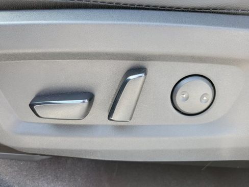 New 2025 Nissan Murano SV image 14