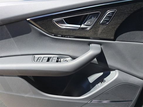 New 2026 Audi Q8 Premium image 18