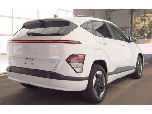 Used 2024 Hyundai Kona SEL FWD image 3