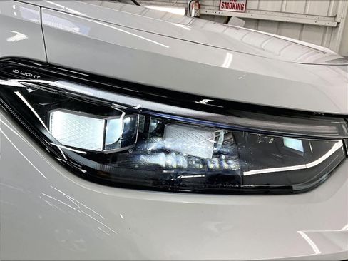 New 2026 Volkswagen Tiguan SEL R-Line AWD/4WD image 33