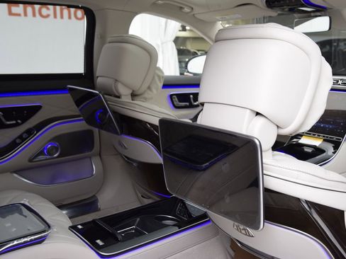 New 2026 Mercedes-Benz Maybach S 580 4MATIC image 19