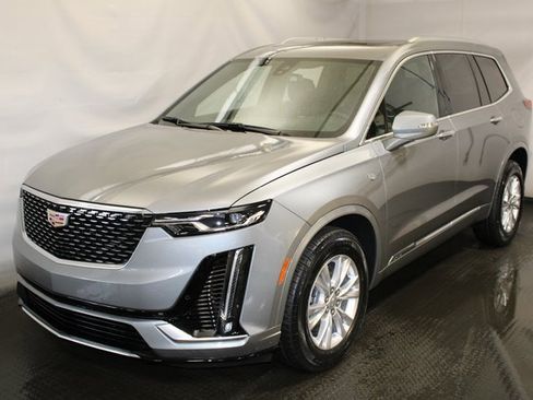 New 2025 Cadillac XT6 Luxury image 1