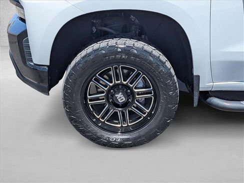 Used 2019 Chevrolet Silverado 1500 LT Trail Boss AWD/4WD image 15