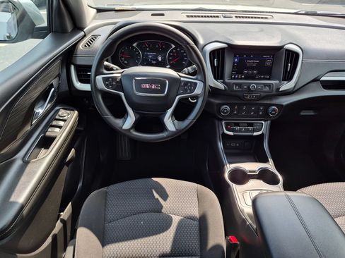 Used 2024 GMC Terrain SLE FWD image 30