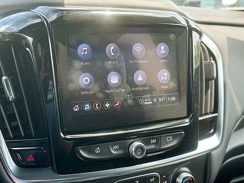 Used 2023 Chevrolet Traverse LT AWD/4WD image 13