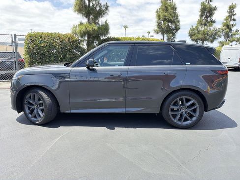 Used 2023 Land Rover Range Rover Sport SE Dynamic AWD/4WD image 3