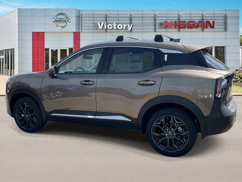 New 2025 Nissan Kicks SR w/ SR Premium Package FWD image 6