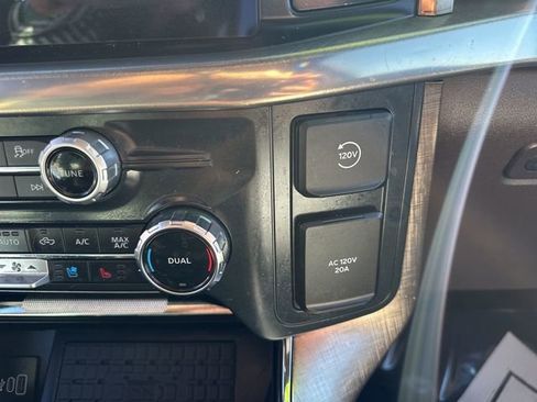 Used 2025 Ford F150 King Ranch AWD/4WD image 27