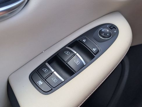 Used 2020 INFINITI QX50 Luxe w/ Navigation Package FWD image 15