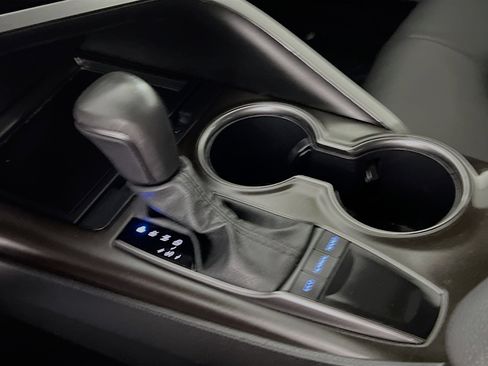 Used 2024 Toyota Camry SE image 23