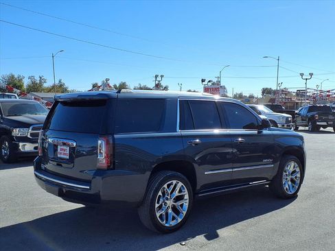 Used 2020 GMC Yukon Denali w/ Denali Premium Package image 18